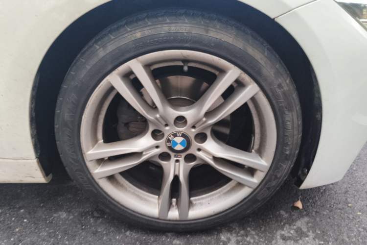 Used BMW 3 Series 2017 320i M Sport Right Front Wheel Hub