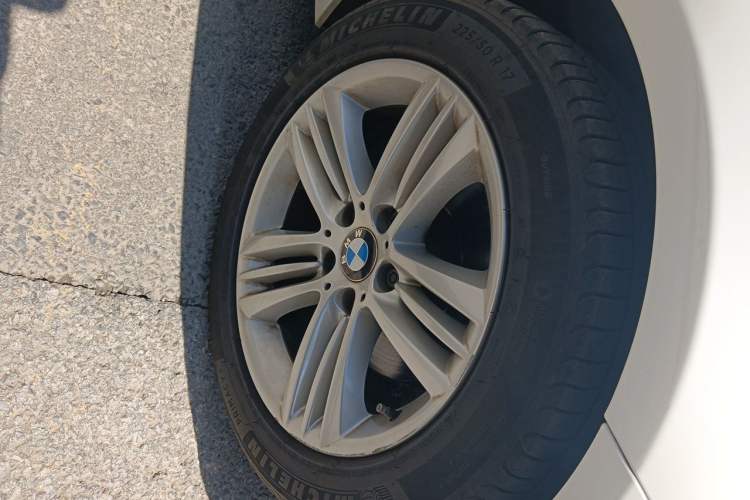 Used BMW 3 Series 2017 320Li Fashion Model Right Front Wheel Hub