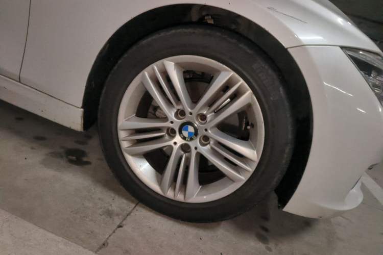Used BMW 3 Series 2017 320Li Fashion Model Right Front Wheel Hub