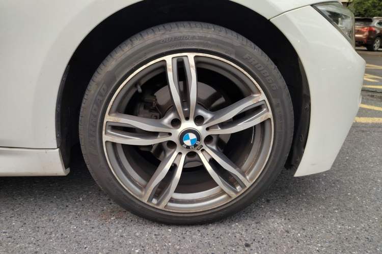 Used BMW 3 Series 2017 320Li M Sport Edition Right Front Wheel Hub