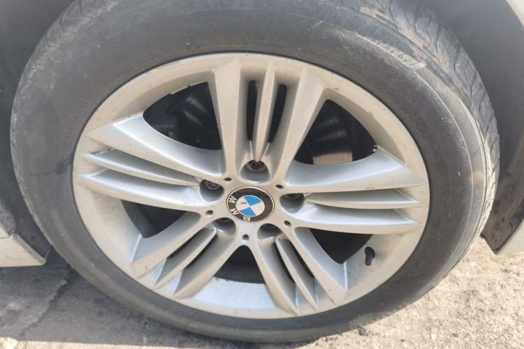 Used BMW 3 Series 2017 320Li Fashion Model Right Front Wheel Hub