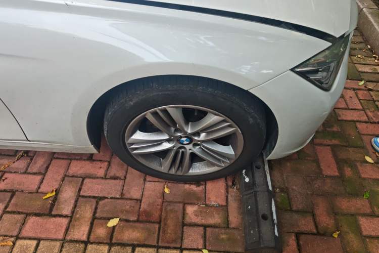 Used BMW 3 Series 2017 320Li Fashion Model Right Front Wheel Hub