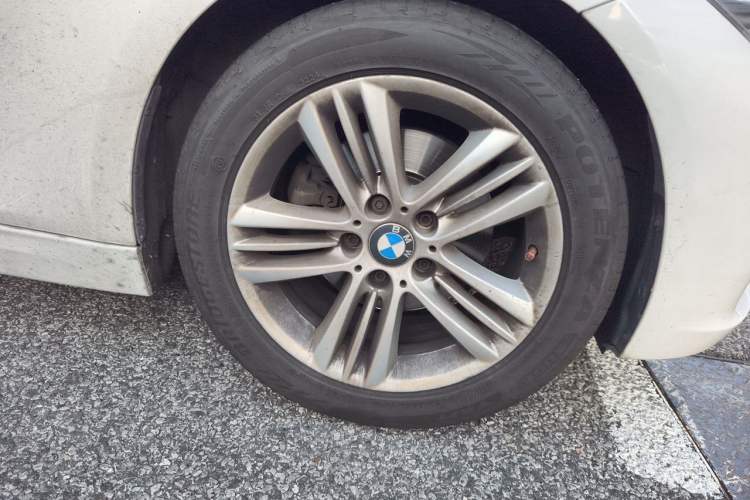 Used BMW 3 Series 2017 320Li Fashion Model Right Front Wheel Hub