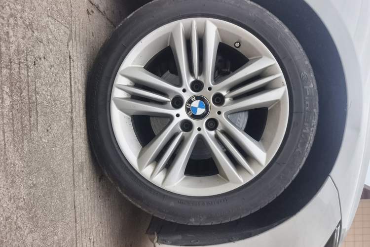 Used BMW 3 Series 2017 320Li Fashion Model Right Front Wheel Hub