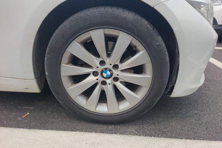 Used BMW 3 Series 2017 318Li Fashion Model Right Front Wheel Hub