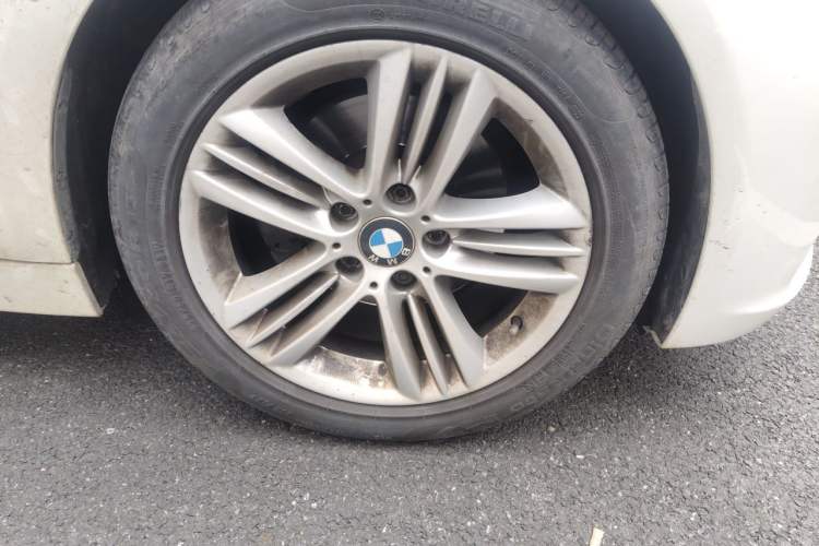 Used BMW 3 Series 2017 320Li Fashion Model Right Front Wheel Hub