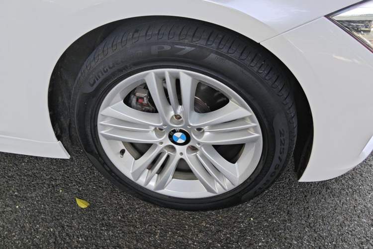 Used BMW 3 Series 2017 320Li Fashion Model Right Front Wheel Hub