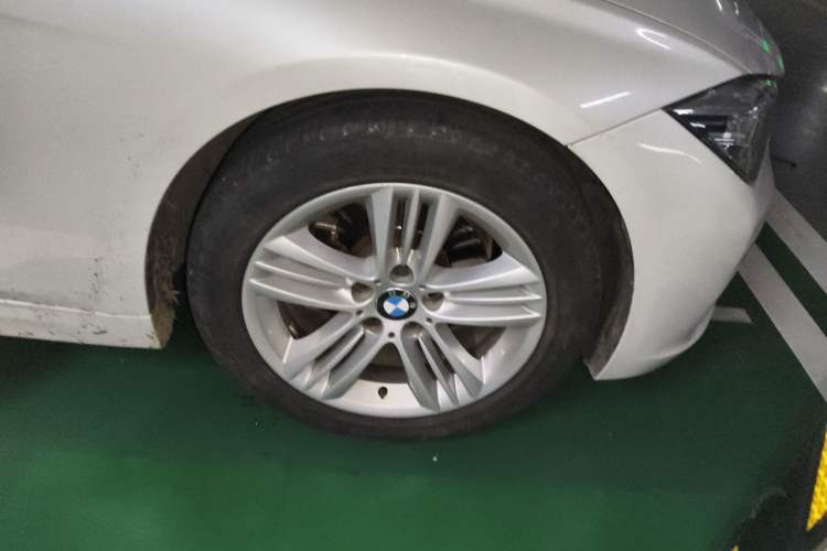 Used BMW 3 Series 2017 320Li Fashion Model Right Front Wheel Hub