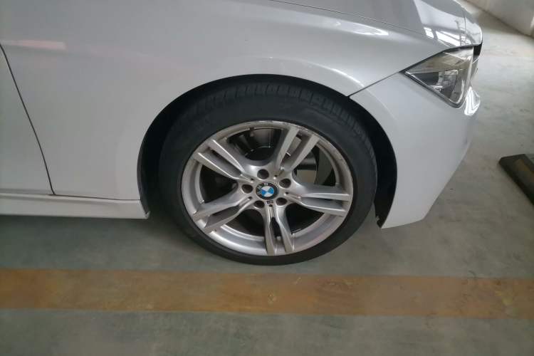 Used BMW 3 Series 2017 318i Fashion Model Right Front Wheel Hub