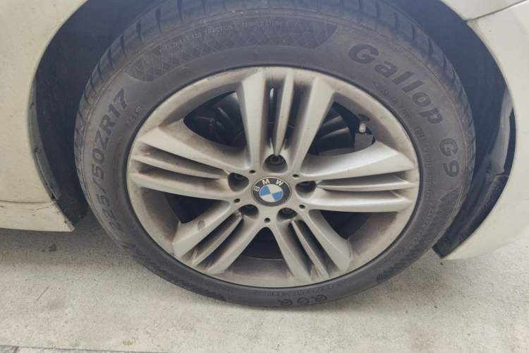 Used BMW 3 Series 2017 320Li Fashion Model Right Front Wheel Hub
