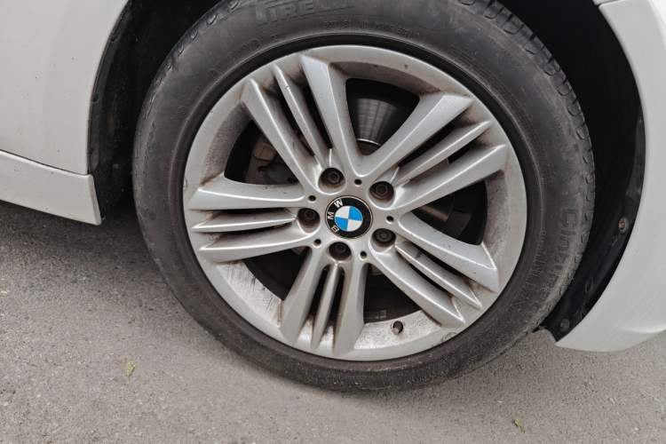 Used BMW 3 Series 2017 320Li xDrive Fashion Model Right Front Wheel Hub