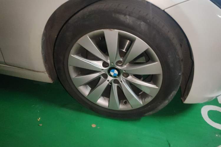 Used BMW 3 Series 2017 318Li Fashion Model Right Front Wheel Hub
