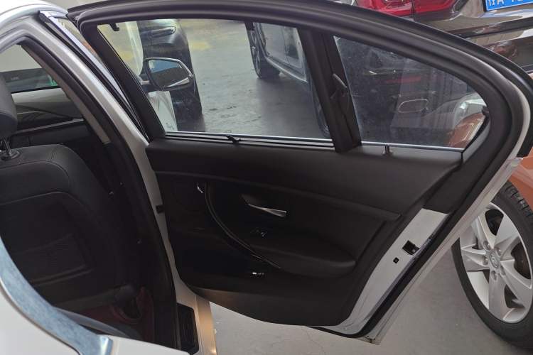 Used BMW 3 Series 2017 320Li Fashion Model Right Rear Door Interior