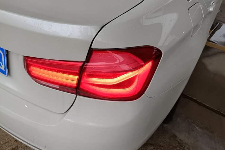 Used BMW 3 Series 2017 320Li Fashion Model Right Rear Taillight