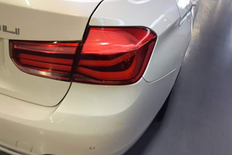 Used BMW 3 Series 2017 320Li Fashion Model Right Rear Taillight