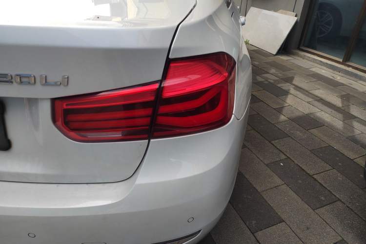 Used BMW 3 Series 2017 320Li Fashion Model Right Rear Taillight