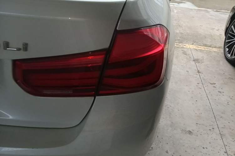Used BMW 3 Series 2017 320Li Fashion Model Right Rear Taillight