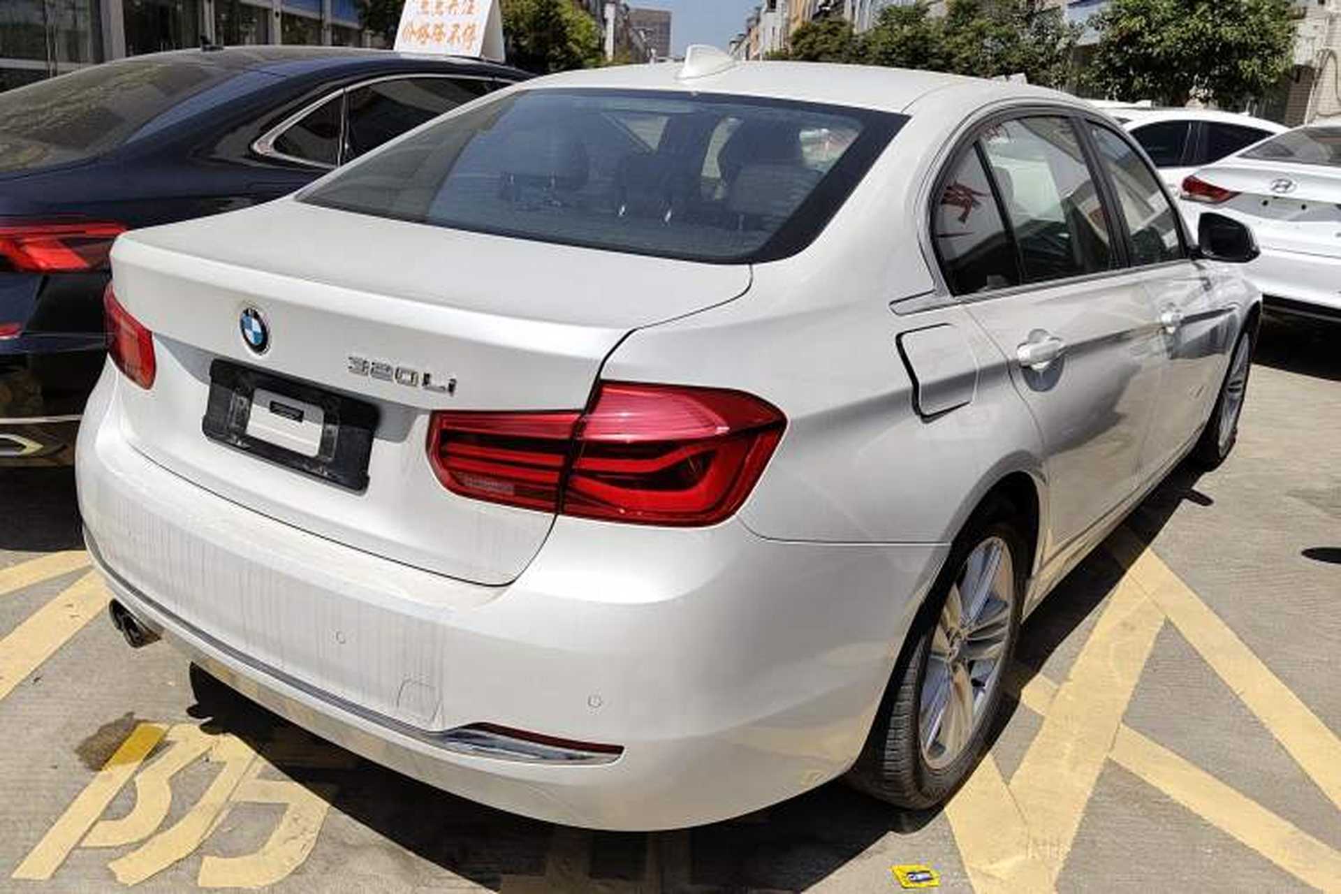 Used BMW 3 Series 2017 320Li Fashion Model Right Rear Taillight