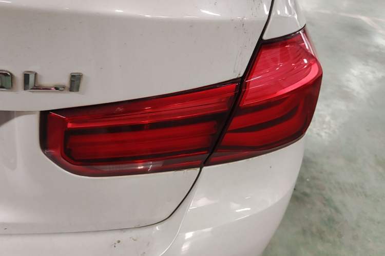 Used BMW 3 Series 2017 320Li Fashion Model Right Rear Taillight