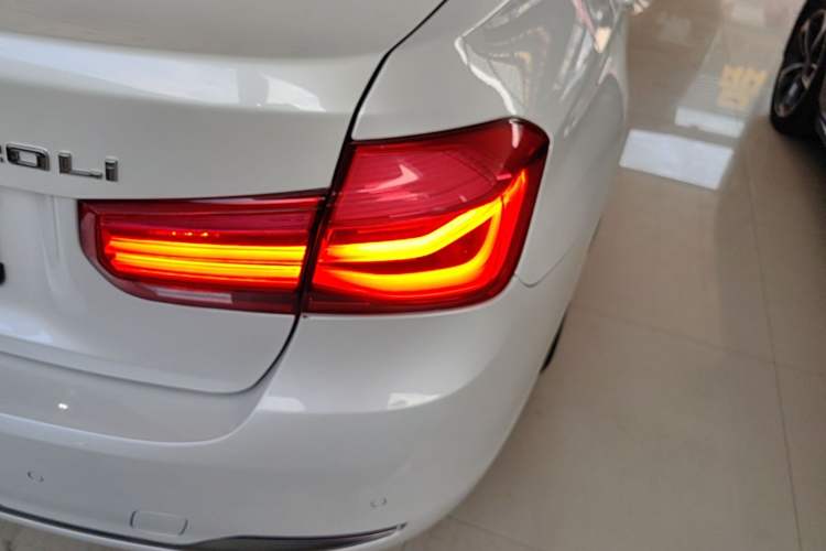 Used BMW 3 Series 2017 320Li Fashion Model Right Rear Taillight