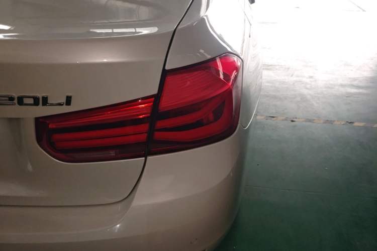Used BMW 3 Series 2017 320Li Fashion Model Right Rear Taillight