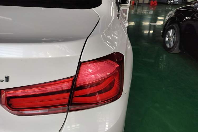 Used BMW 3 Series 2017 320Li Fashion Model Right Rear Taillight