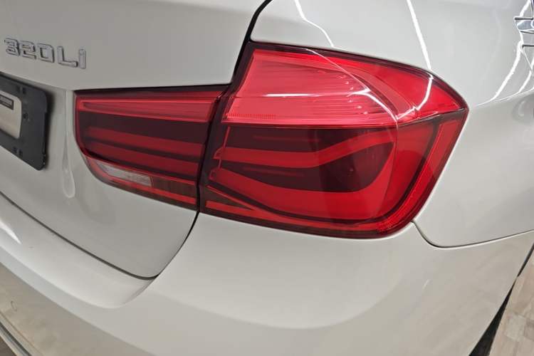 Used BMW 3 Series 2017 320Li Fashion Model Right Rear Taillight