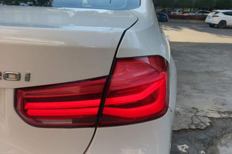 Used BMW 3 Series 2017 320i M Sport Right Rear Taillight
