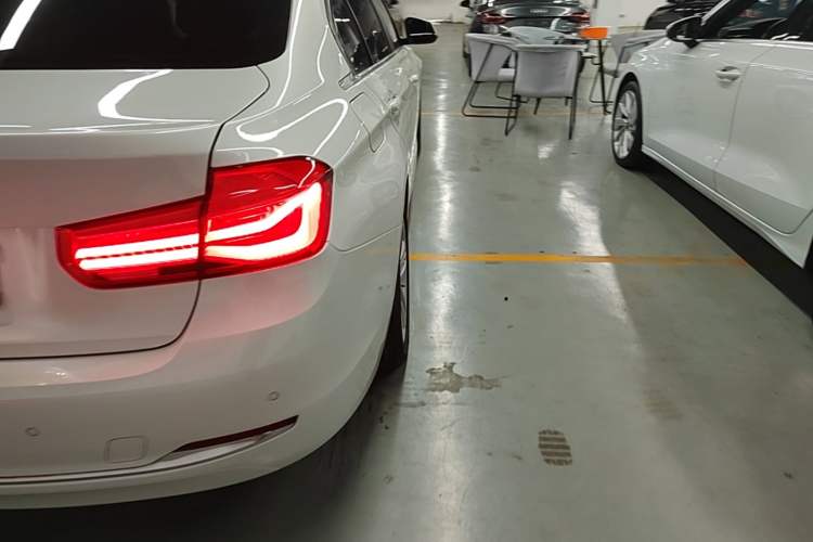 Used BMW 3 Series 2017 320Li Fashion Model Right Rear Taillight