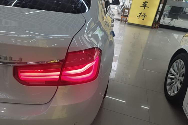 Used BMW 3 Series 2017 320Li Luxury Design Package Right Rear Taillight