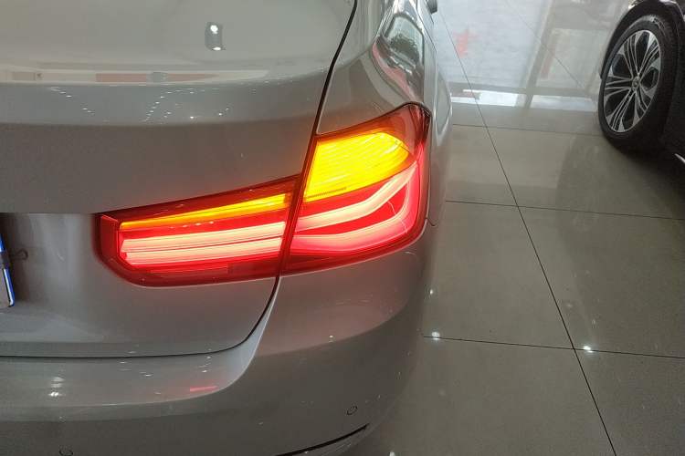 Used BMW 3 Series 2017 320Li xDrive Fashion Model Right Rear Taillight
