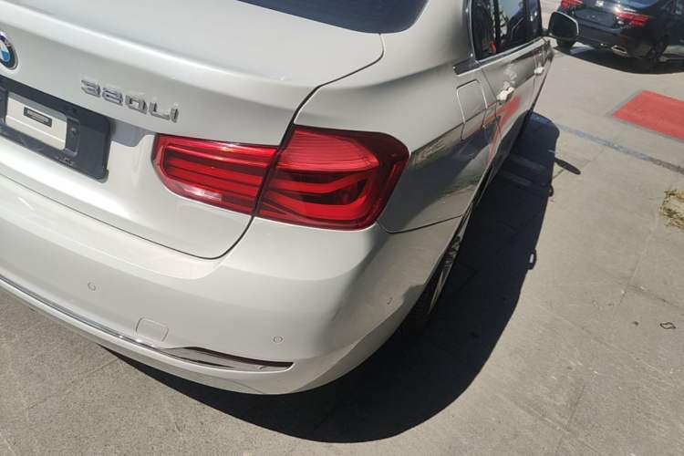 Used BMW 3 Series 2017 320Li Fashion Model Right Rear Taillight