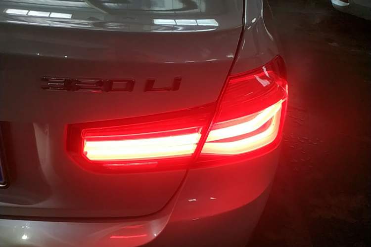 Used BMW 3 Series 2017 320Li Fashion Model Right Rear Taillight