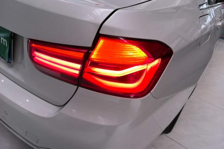 Used BMW 3 Series 2017 320Li Fashion Model Right Rear Taillight