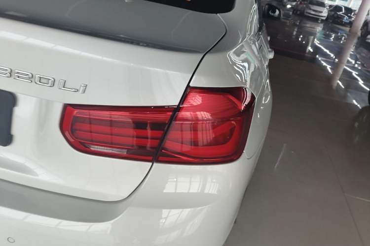 Used BMW 3 Series 2017 320Li Fashion Model Right Rear Taillight