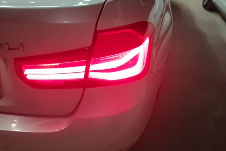 Used BMW 3 Series 2017 320Li Fashion Model Right Rear Taillight