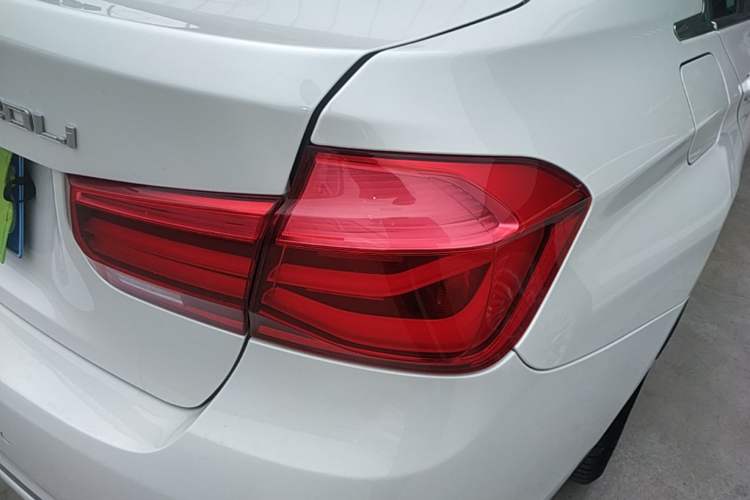 Used BMW 3 Series 2017 320Li Fashion Model Right Rear Taillight