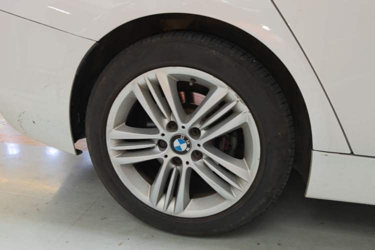Used BMW 3 Series 2017 320Li Fashion Model Right Rear Wheel Hub