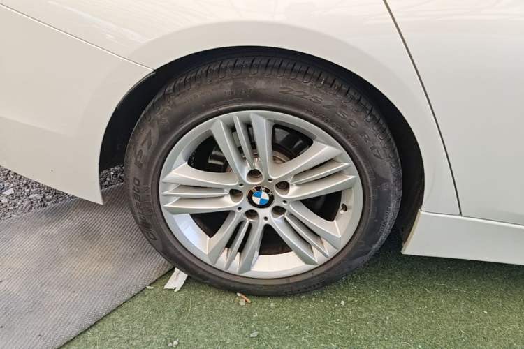 Used BMW 3 Series 2017 318i Fashion Model Right Rear Wheel Hub