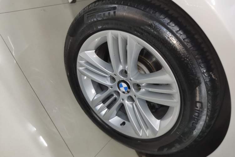 Used BMW 3 Series 2017 320Li Fashion Model Right Rear Wheel Hub