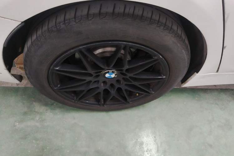 Used BMW 3 Series 2017 320Li Fashion Model Right Rear Wheel Hub
