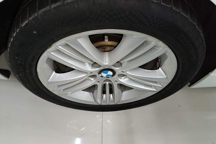 Used BMW 3 Series 2017 320Li Fashion Model Right Rear Wheel Hub