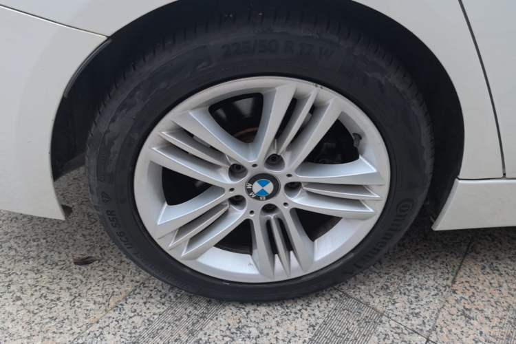 Used BMW 3 Series 2017 320Li Fashion Model Right Rear Wheel Hub