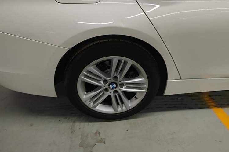 Used BMW 3 Series 2017 320Li Fashion Model Right Rear Wheel Hub