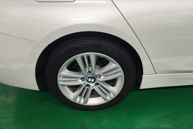 Used BMW 3 Series 2017 320Li Fashion Model Right Rear Wheel Hub