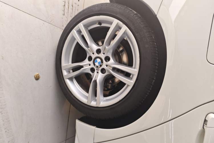 Used BMW 3 Series 2017 320i M Sport Right Rear Wheel Hub