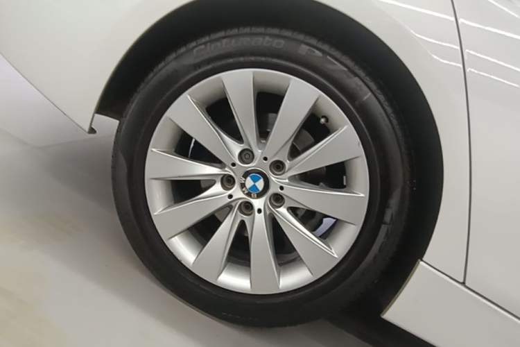 Used BMW 3 Series 2017 318Li Fashion Model Right Rear Wheel Hub
