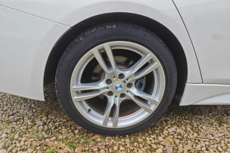 Used BMW 3 Series 2017 320Li M Sport Edition Right Rear Wheel Hub