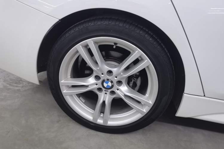 Used BMW 3 Series 2017 320Li M Sport Edition Right Rear Wheel Hub