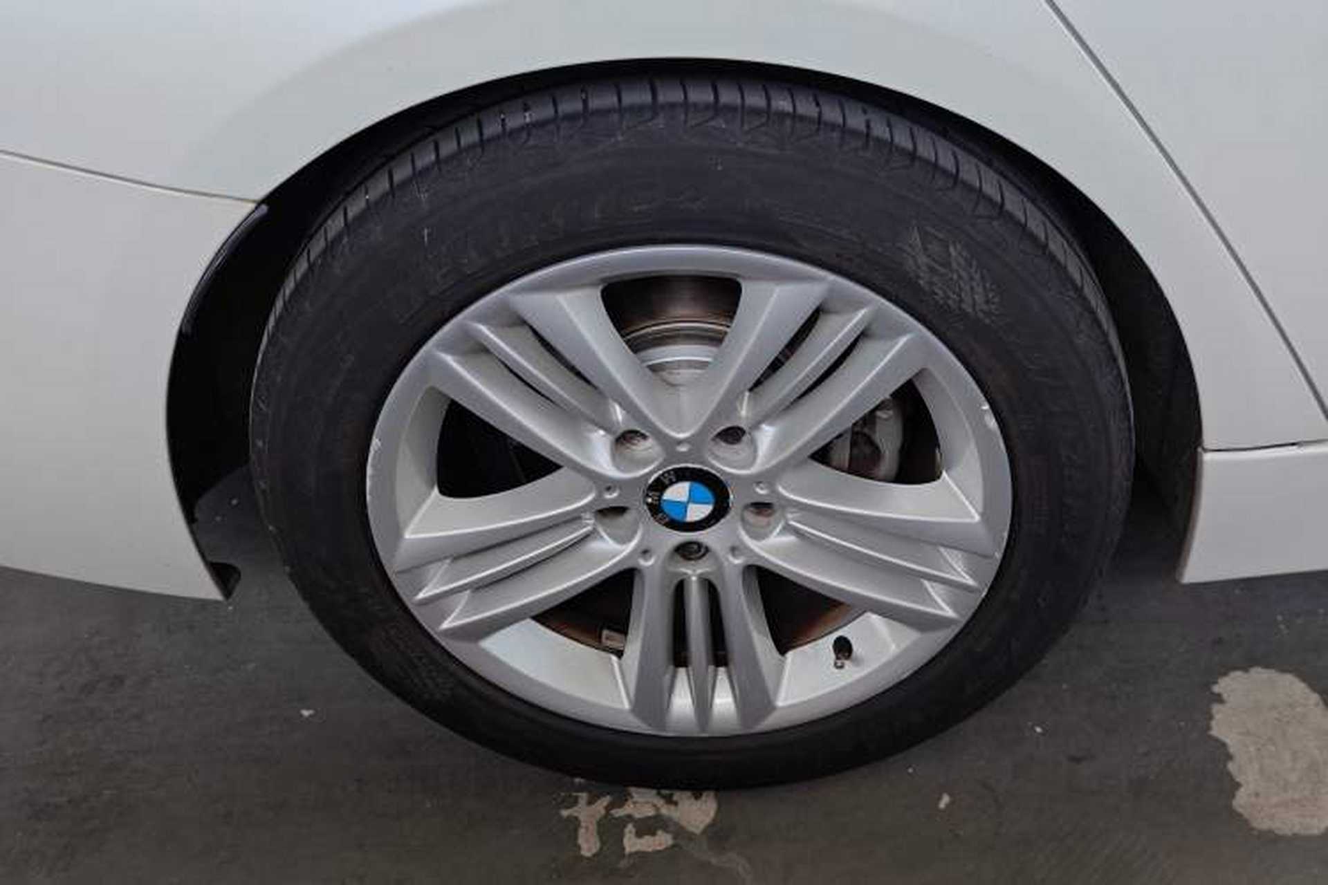 Used BMW 3 Series 2017 320Li Fashion Model Right Rear Wheel Hub